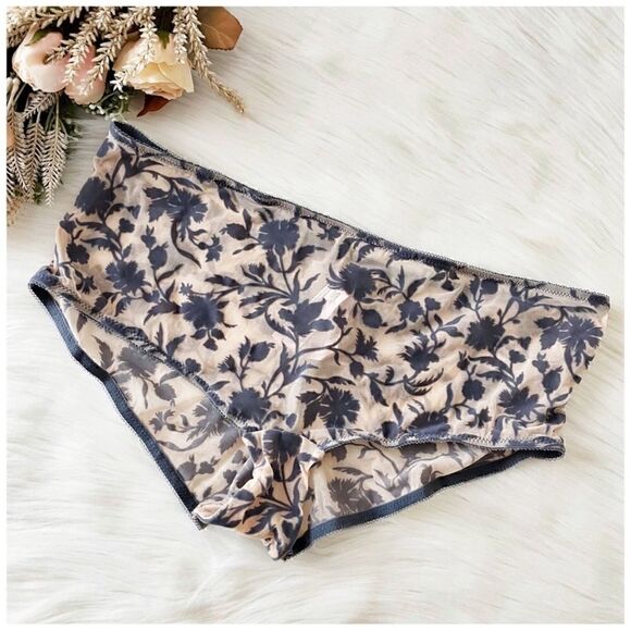 NWT Victoria’s Secret The Very Sexy Velvet Floral Print Shortie Size L - Picture 1 of 4